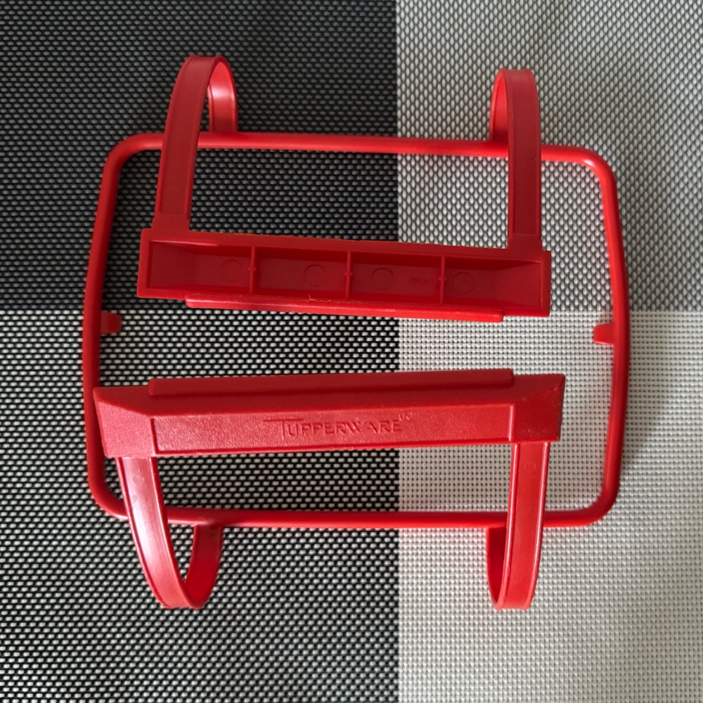 Tupperware Lunch Box - Picture 7 of 7